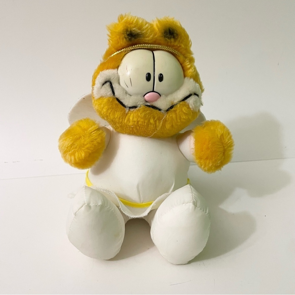 Vintage 1983 Plush Garfield Plush Sitting Angel Costume 7 Inch Tall Stuffed Cat